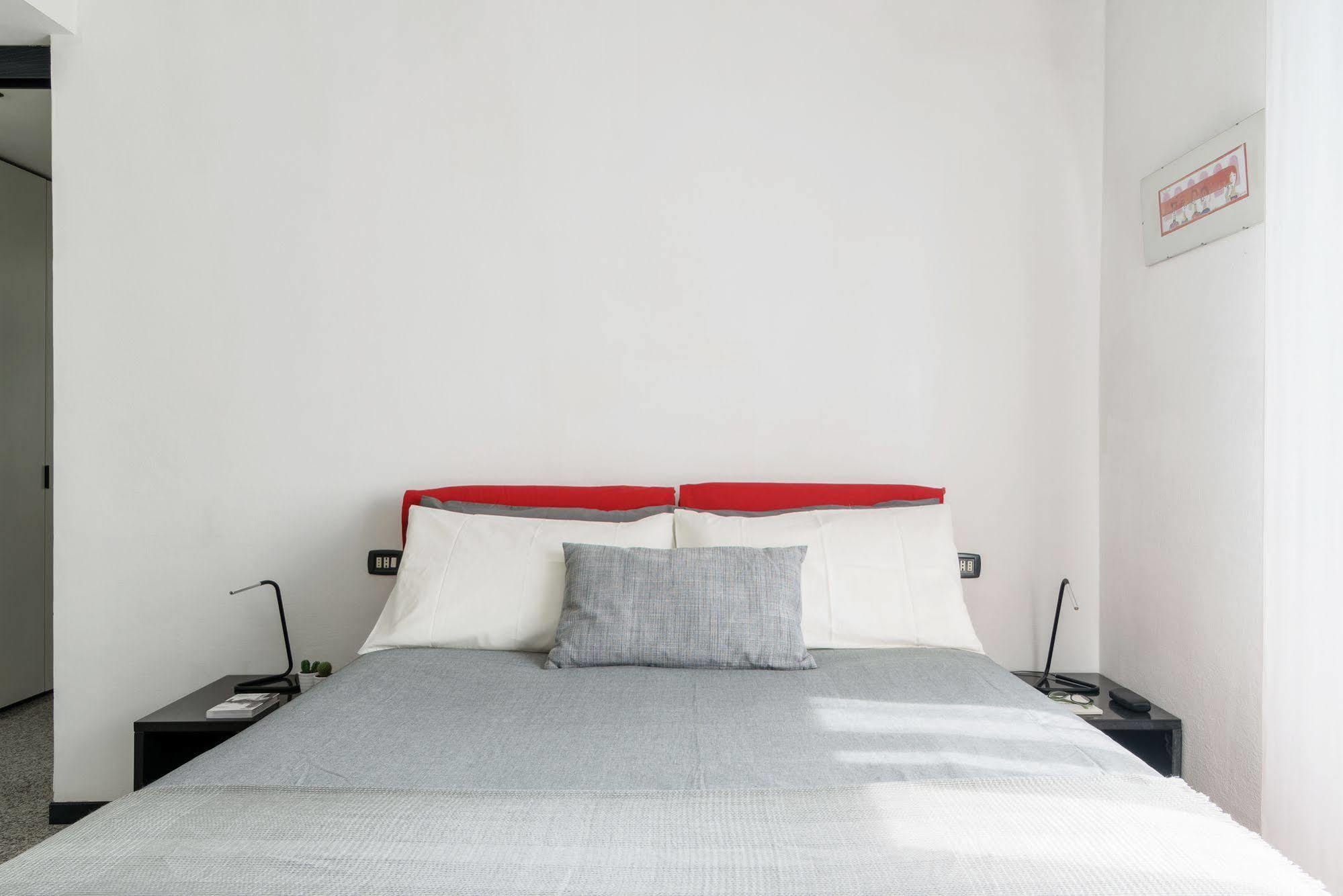 Alcuino Apartment Milan Bagian luar foto